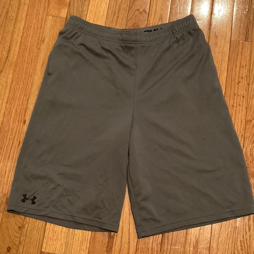 Under Armour athletic shorts - Picture 1 of 3